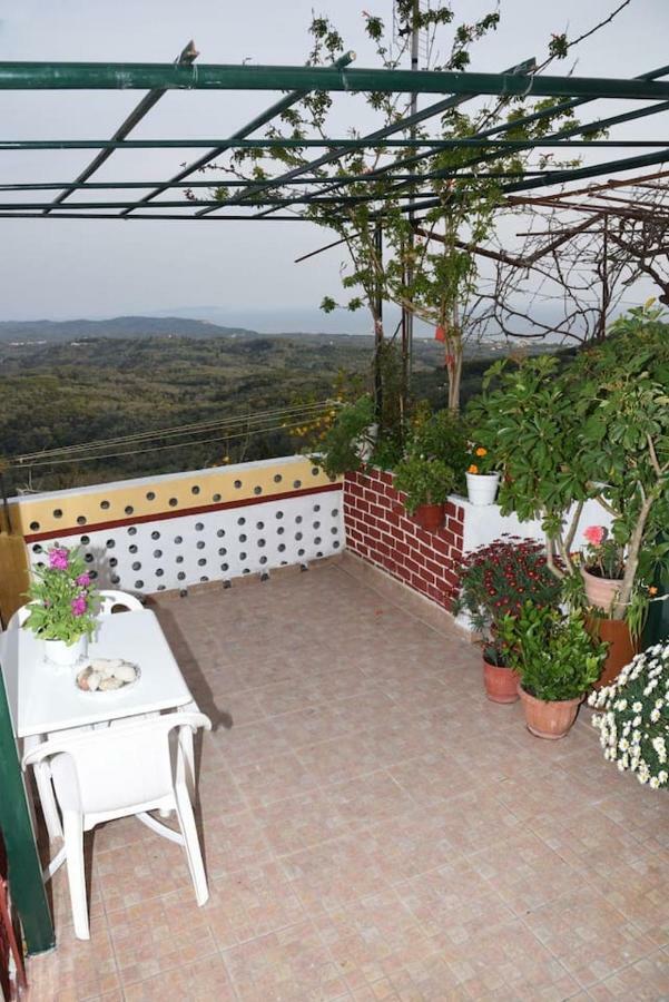 Вилла Eleni'S House Chlomos Экстерьер фото